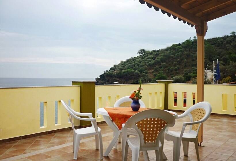 호텔 Nereides Apartments