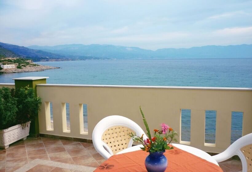 호텔 Nereides Apartments