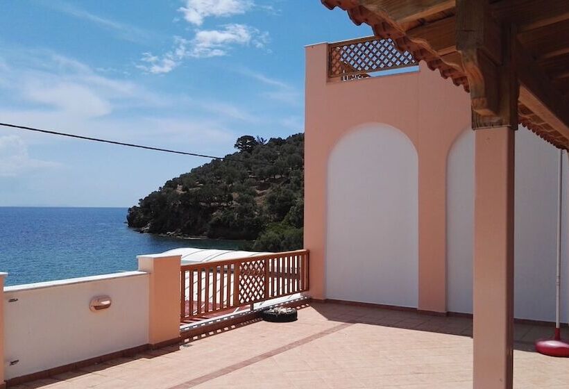 호텔 Nereides Apartments