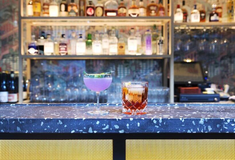 هتل Ovolo Central