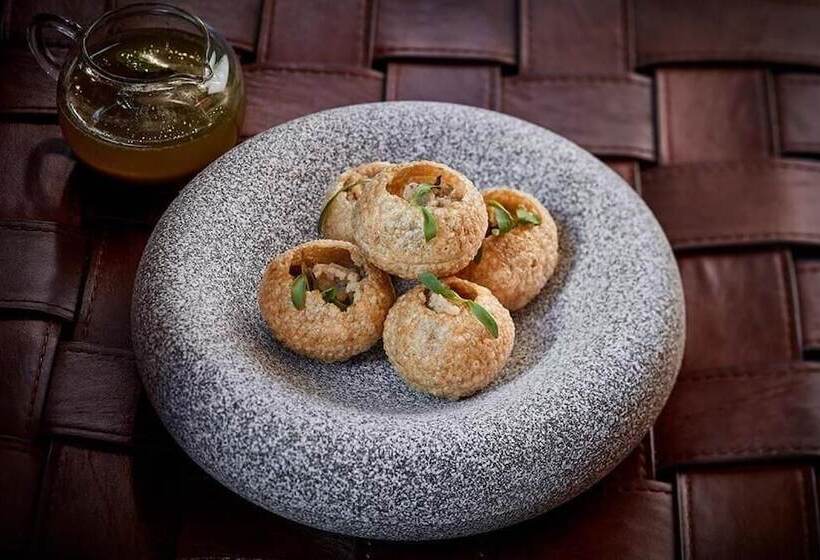 هتل Ovolo Central