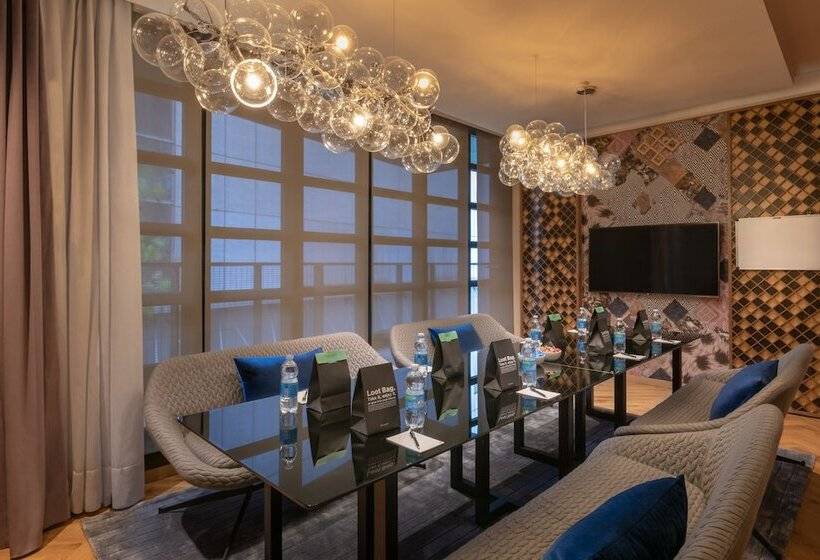 هتل Ovolo Central