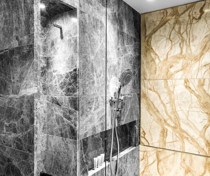 هتل Ovolo Central