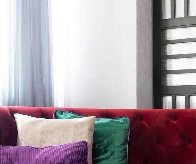 هتل Ovolo Central