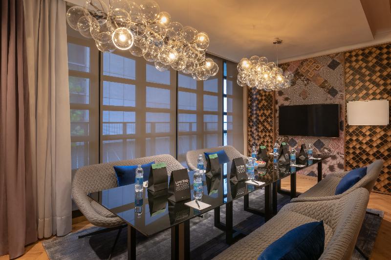 هتل Ovolo Central