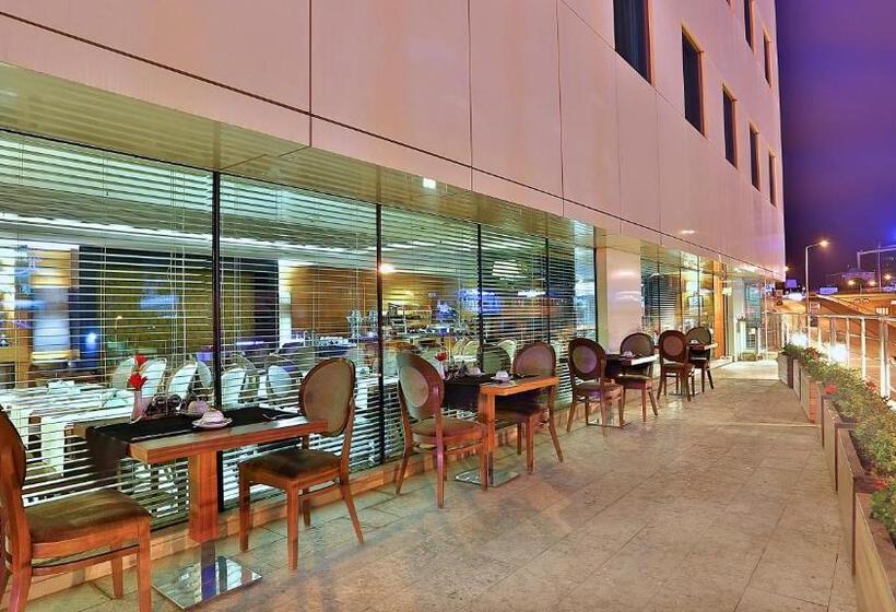 هتل Park Inn By Radisson Istanbul Asia Kavacik