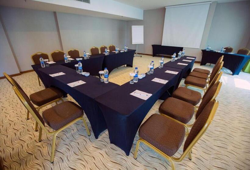 هتل Park Inn By Radisson Istanbul Asia Kavacik