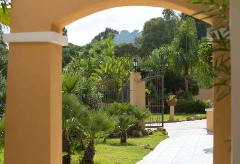 בית מלון כפרי Amareclub Rocca Dorada