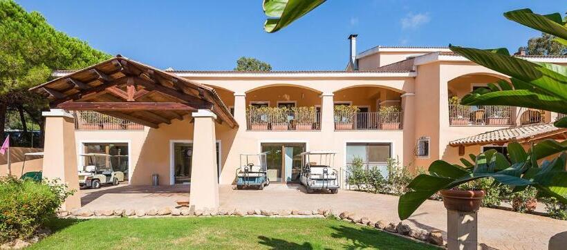 בית מלון כפרי Amareclub Rocca Dorada