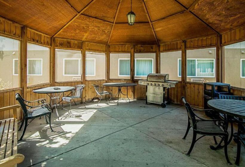 Roosevelt Hotel   Undergoing Improvements