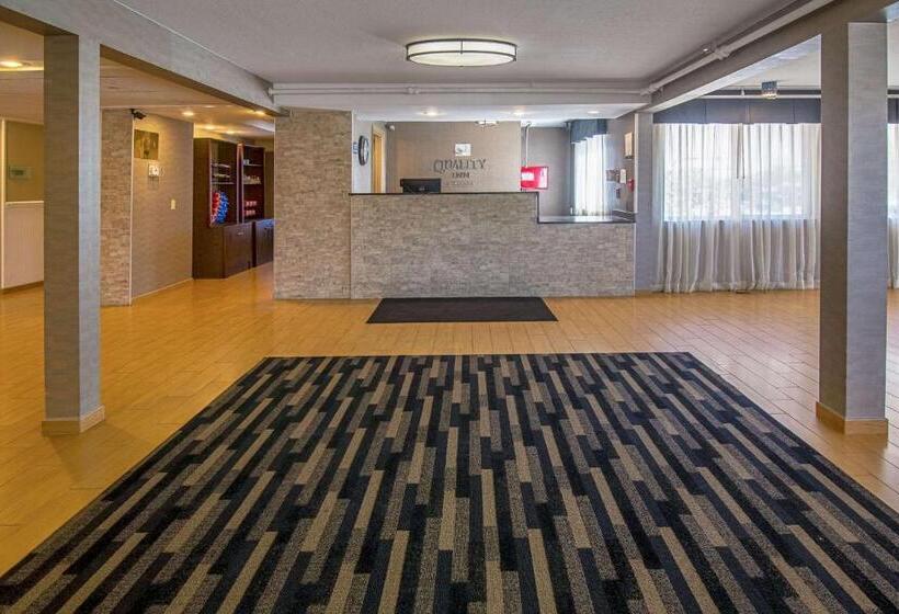 Roosevelt Hotel   Undergoing Improvements