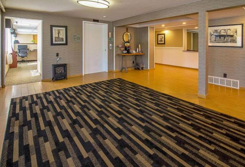 Roosevelt Hotel   Undergoing Improvements