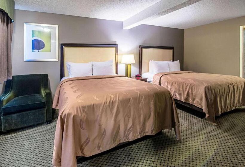 Roosevelt Hotel   Undergoing Improvements