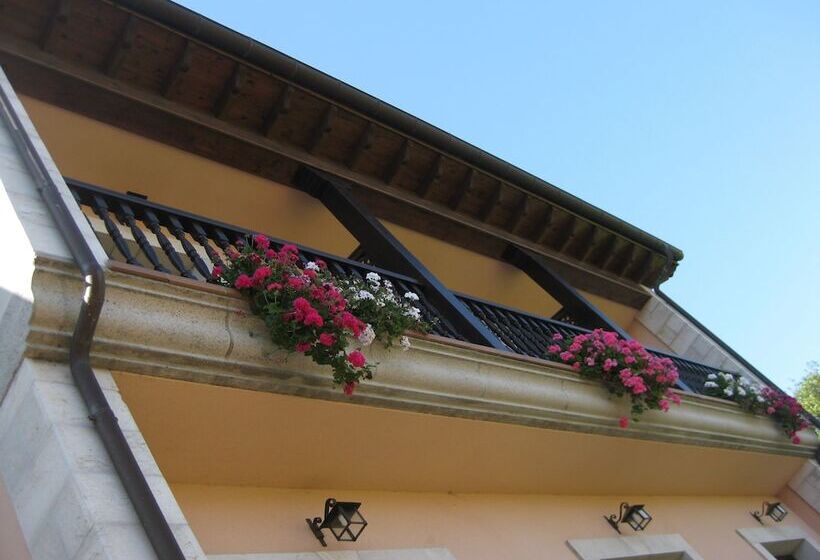 乡村酒店  El Texeu