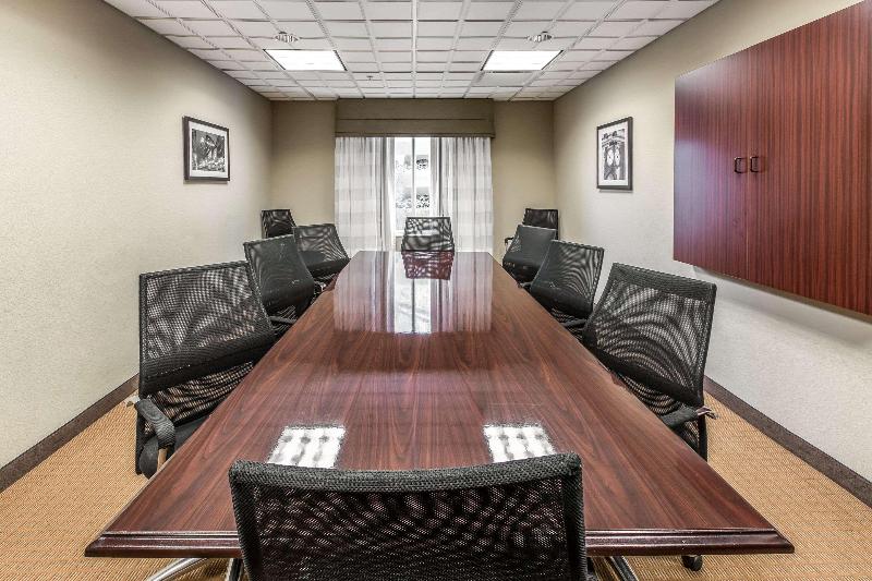 Отель Sleep Inn & Suites Clintwood