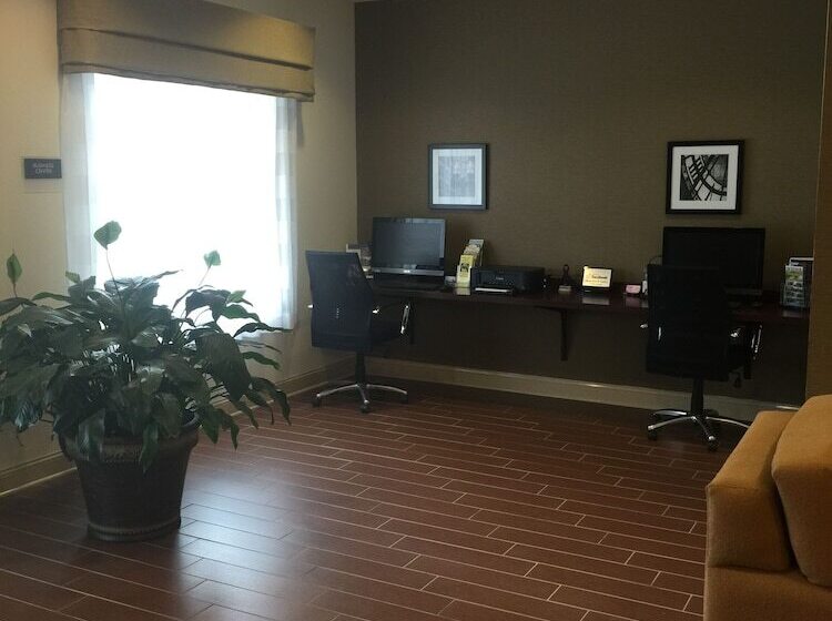 Отель Sleep Inn & Suites Clintwood