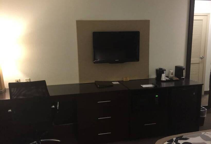 Отель Sleep Inn & Suites Clintwood