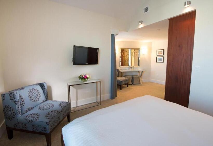 فندق The Boathouse