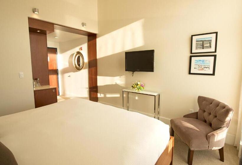 فندق The Boathouse