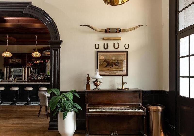 Отель The Holbrooke