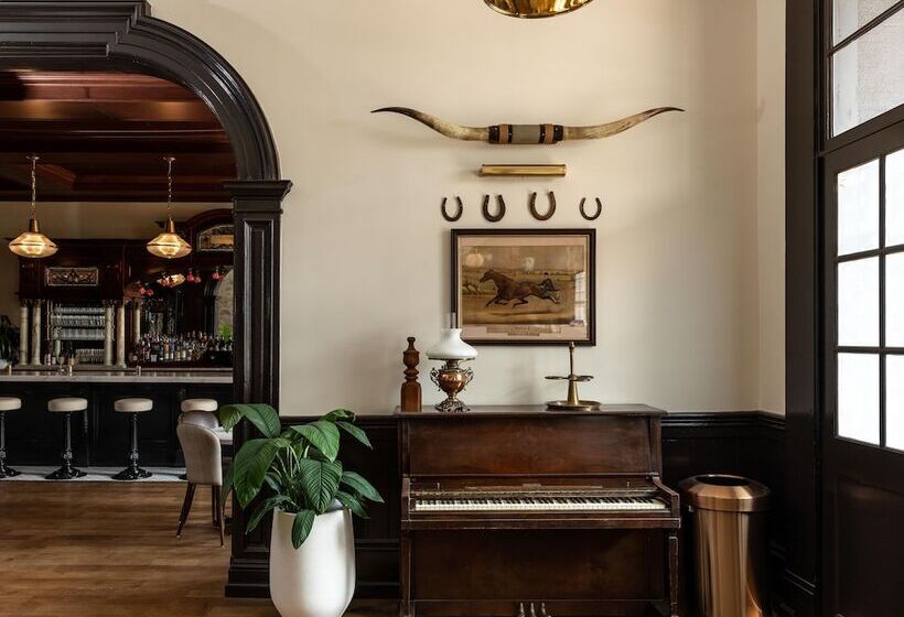 Отель The Holbrooke