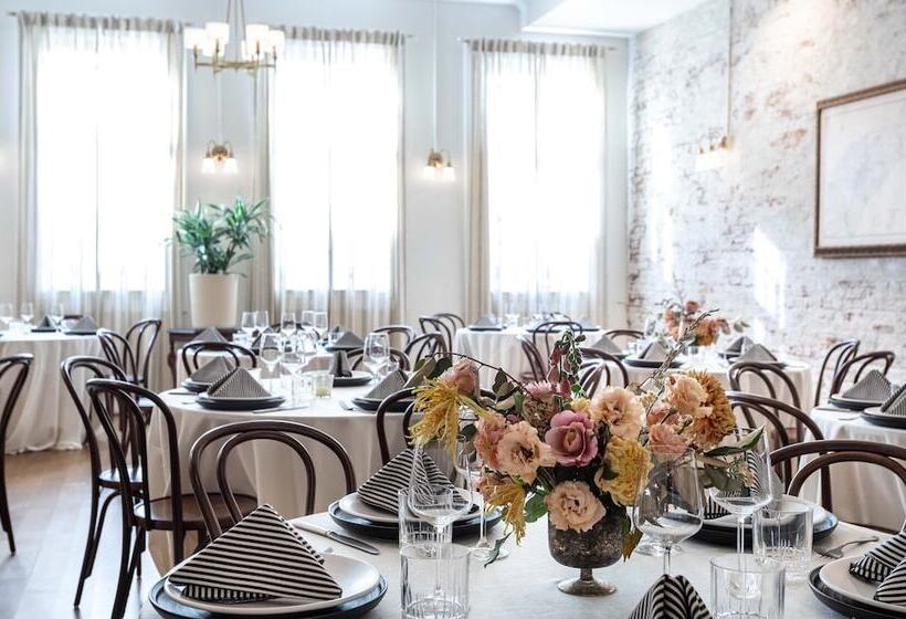 Отель The Holbrooke