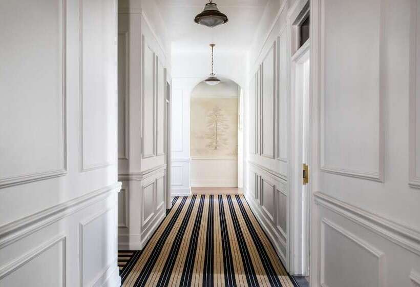 Отель The Holbrooke