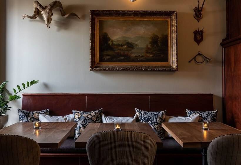 Отель The Holbrooke