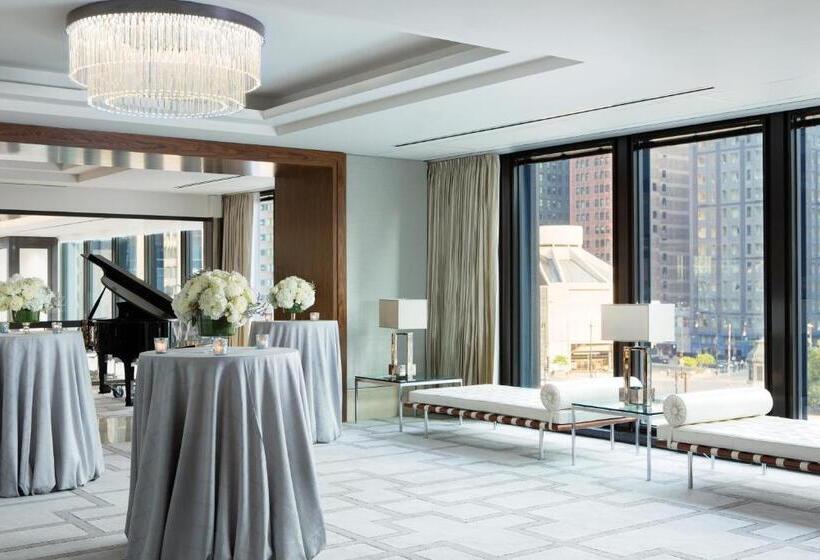 هتل The Langham, Chicago