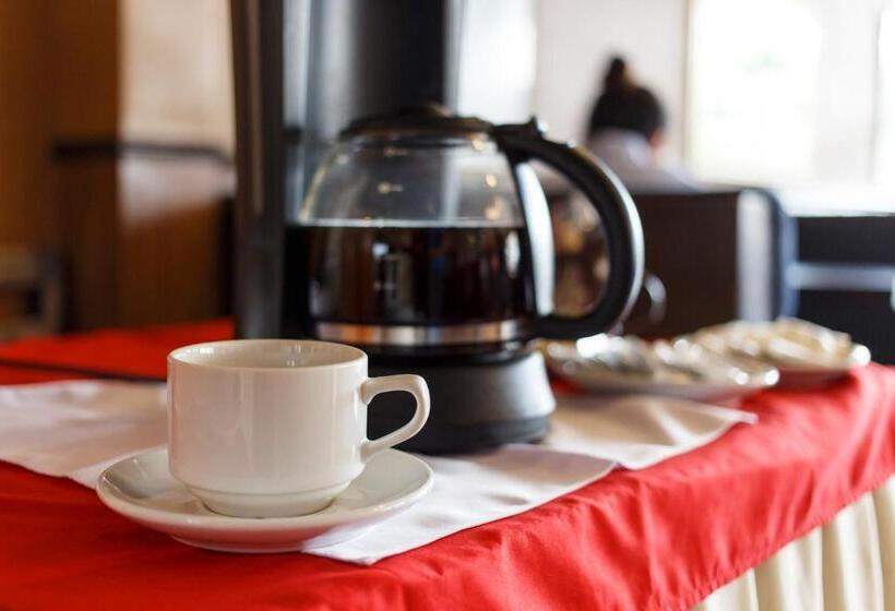 The Orchard Cebu Hotel & Suites