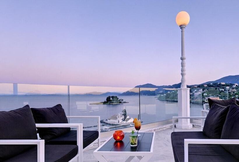 Отель The Royal