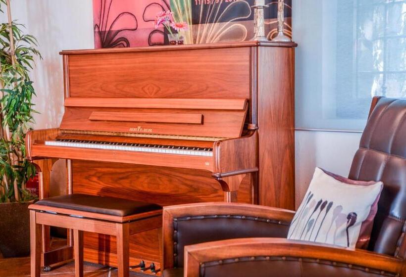 هتل Varos Village Boutique