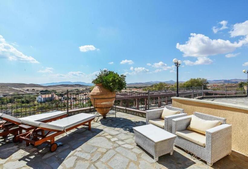 هتل Varos Village Boutique