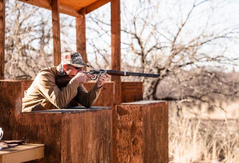 בית מלון כפרי Tombstone Monument Guest Ranch