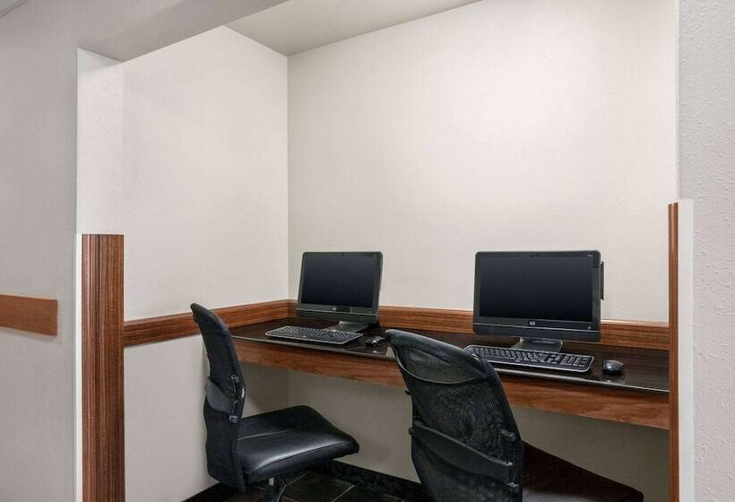 فندق Travelodge By Wyndham Mcalester