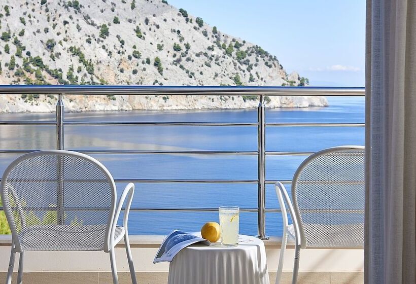 هتل Xenia Residence & Suites