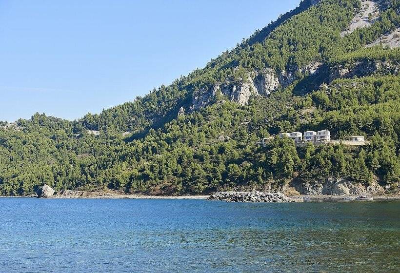 هتل Xenia Residence & Suites