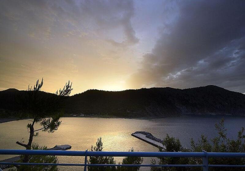 هتل Xenia Residence & Suites