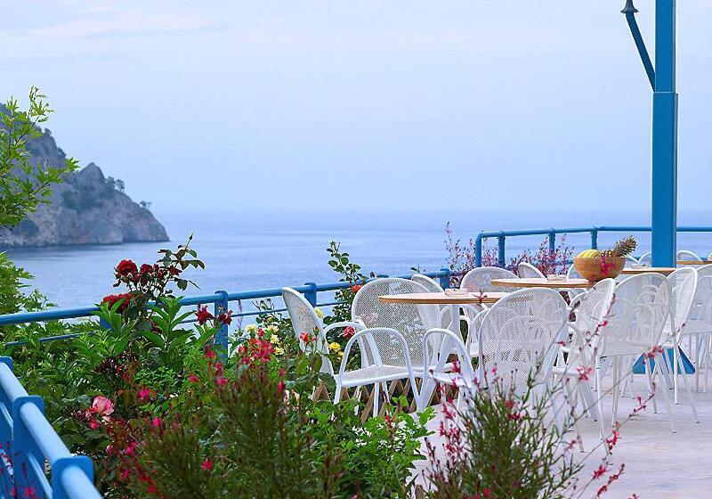 هتل Xenia Residence & Suites