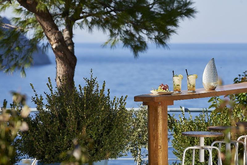 هتل Xenia Residence & Suites