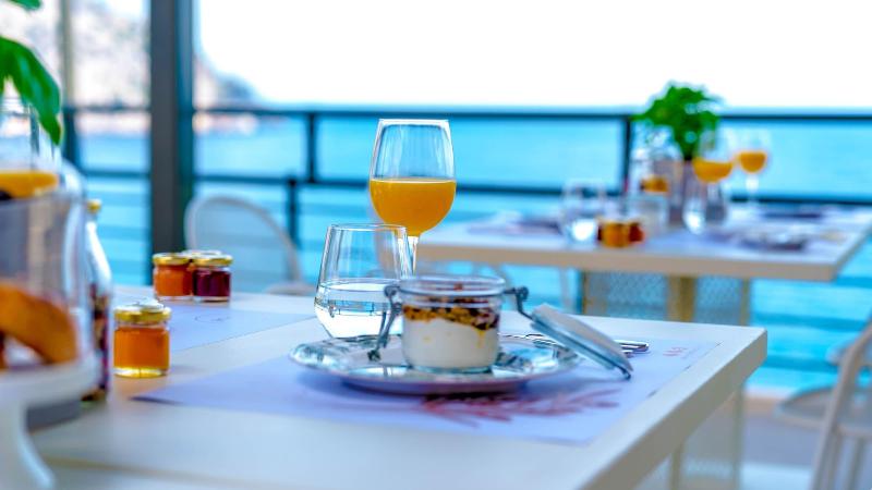 هتل Xenia Residence & Suites