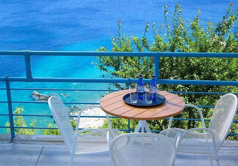 هتل Xenia Residence & Suites