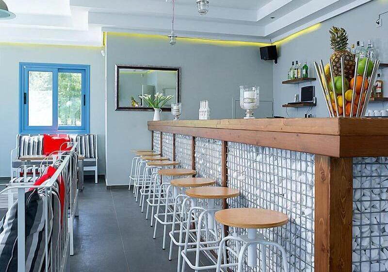 هتل Xenia Residence & Suites