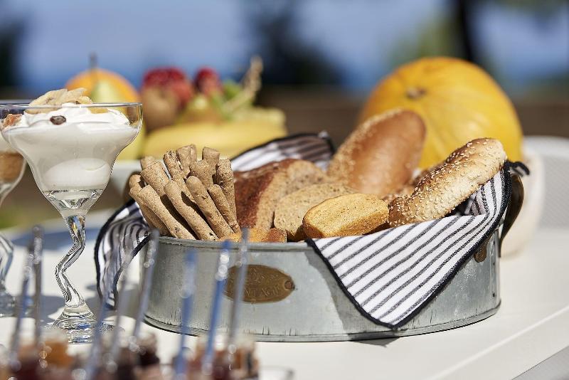 هتل Xenia Residence & Suites