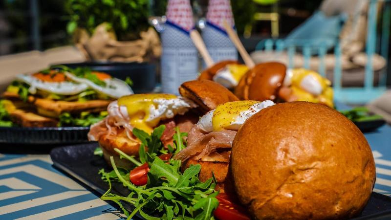 هتل Xenia Residence & Suites