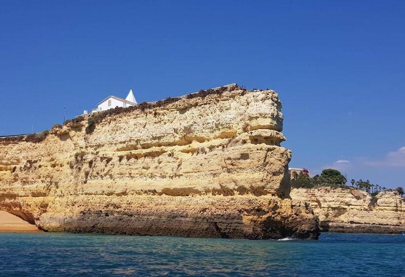 Jardins De Pera Vila M