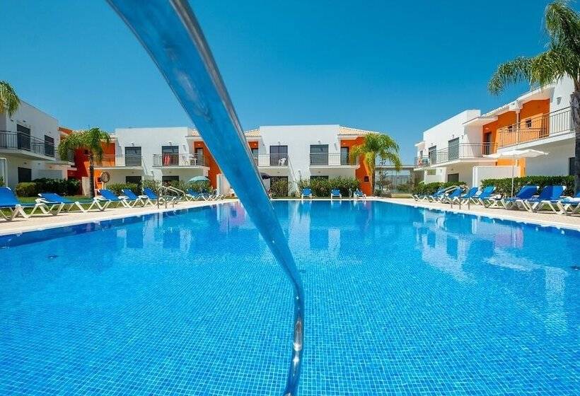 Jardins De Pera Vila M