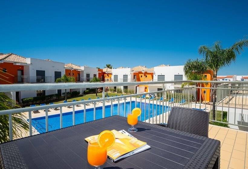 Jardins De Pera Vila M