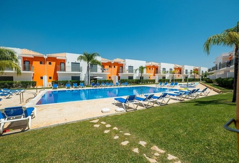 Jardins De Pera Vila M