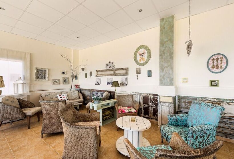 Macdonald La Ermita Resort